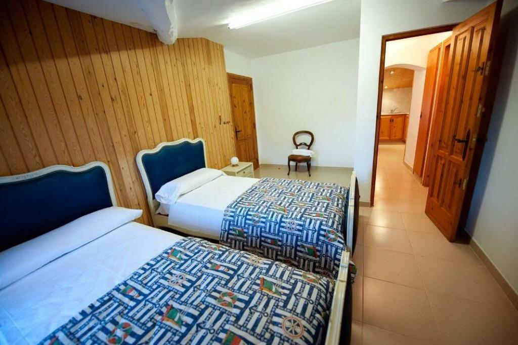 Mas Boronat Resort Salomo Quarto foto